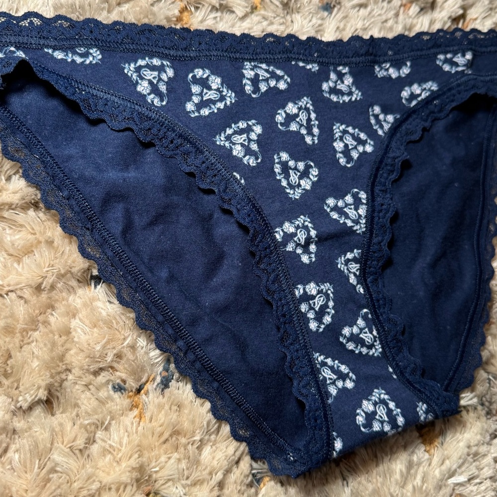 Victoria’s Secret Navy Heart Lace Cotton Bikini XS - Picture 2 of 5